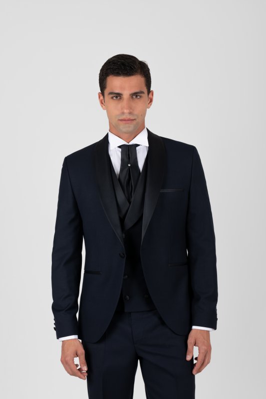 Traje de Novio Arax Gazzo Modelo 229-40 en color navy con chaqueta de solapas satinadas, chaleco y pantalón de corte clásico, ideal para bodas y eventos formales. Ahora en oferta